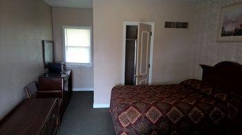 Colonial Motel Marshalltown Екстер'єр фото